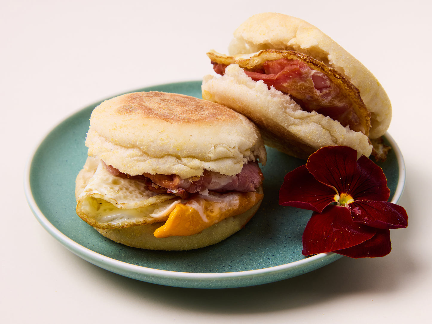 Egg & bacon English muffin